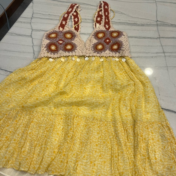 Zara Dresses & Skirts - Zara Yellow and Cream Crochet Dress